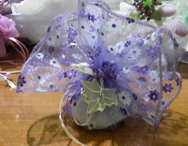 Tulle a sacchetto con ciondolo